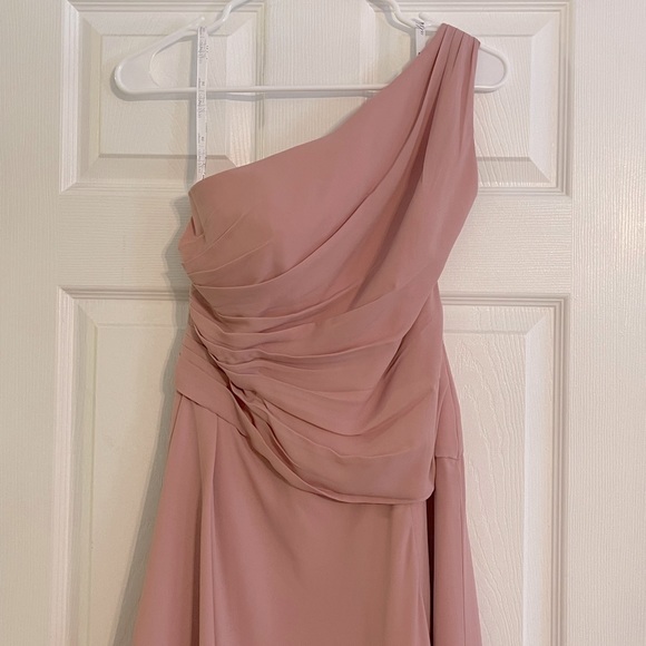 David Bridal Bridemaid One Shoulder Dress. - Picture 3 of 3